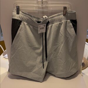 American Eagle Outfitters Men's Training Jogger Shorts Sz M.  NWT. Box35